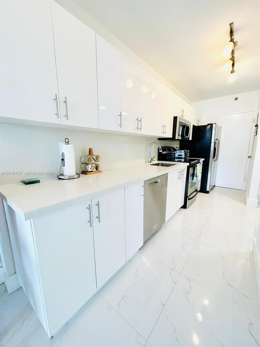100 Lincoln Rd # 1526, Miami Beach, FL 33139 photo 5