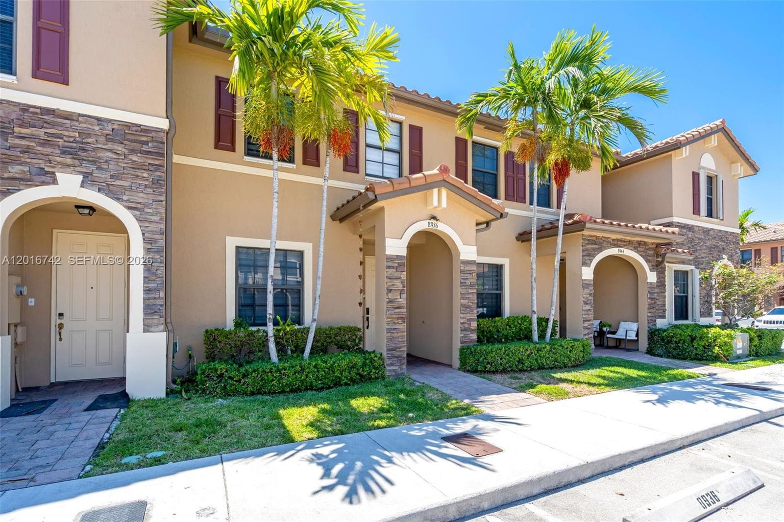 8936 W 35th Ln, Hialeah, FL 33018 photo 2
