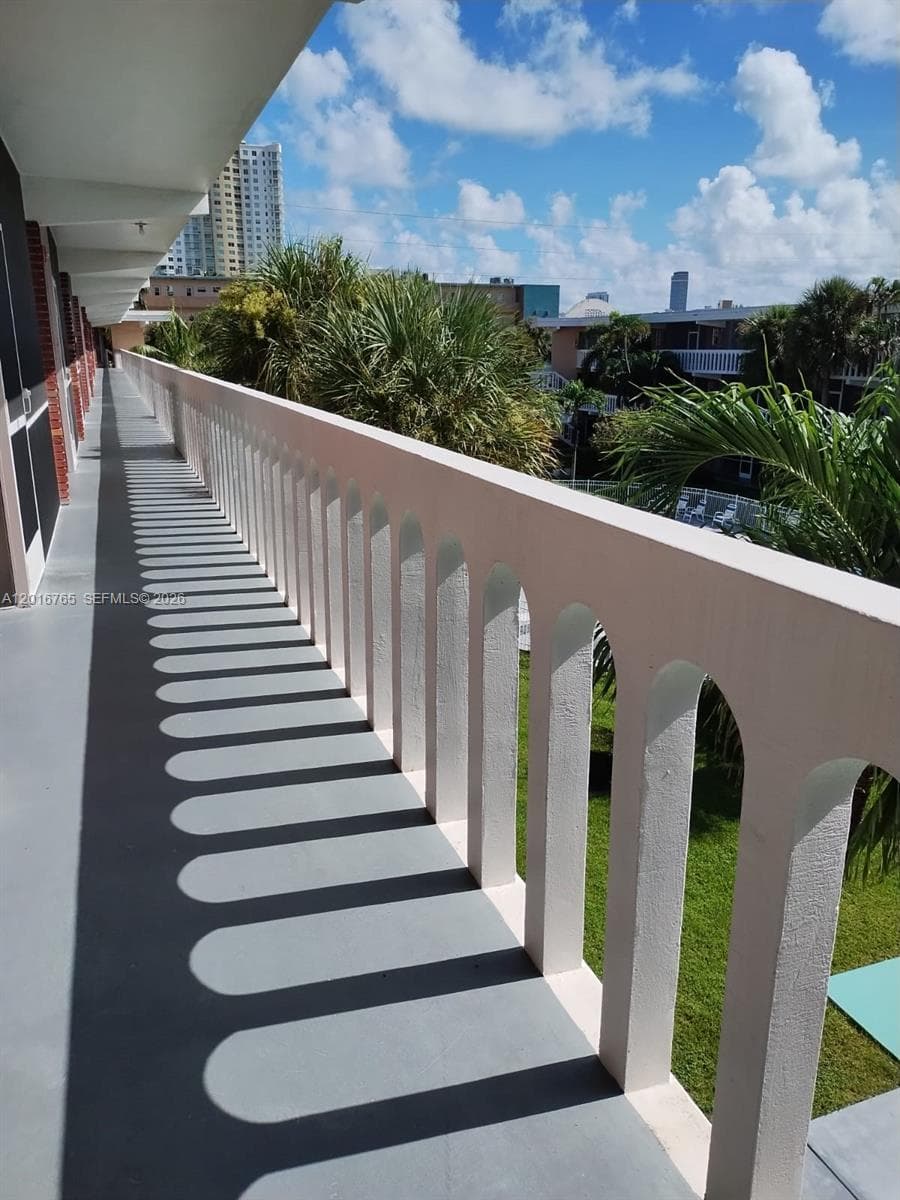 201 NE 14th Ave # 10C, Hallandale Beach, FL 33009 photo 3