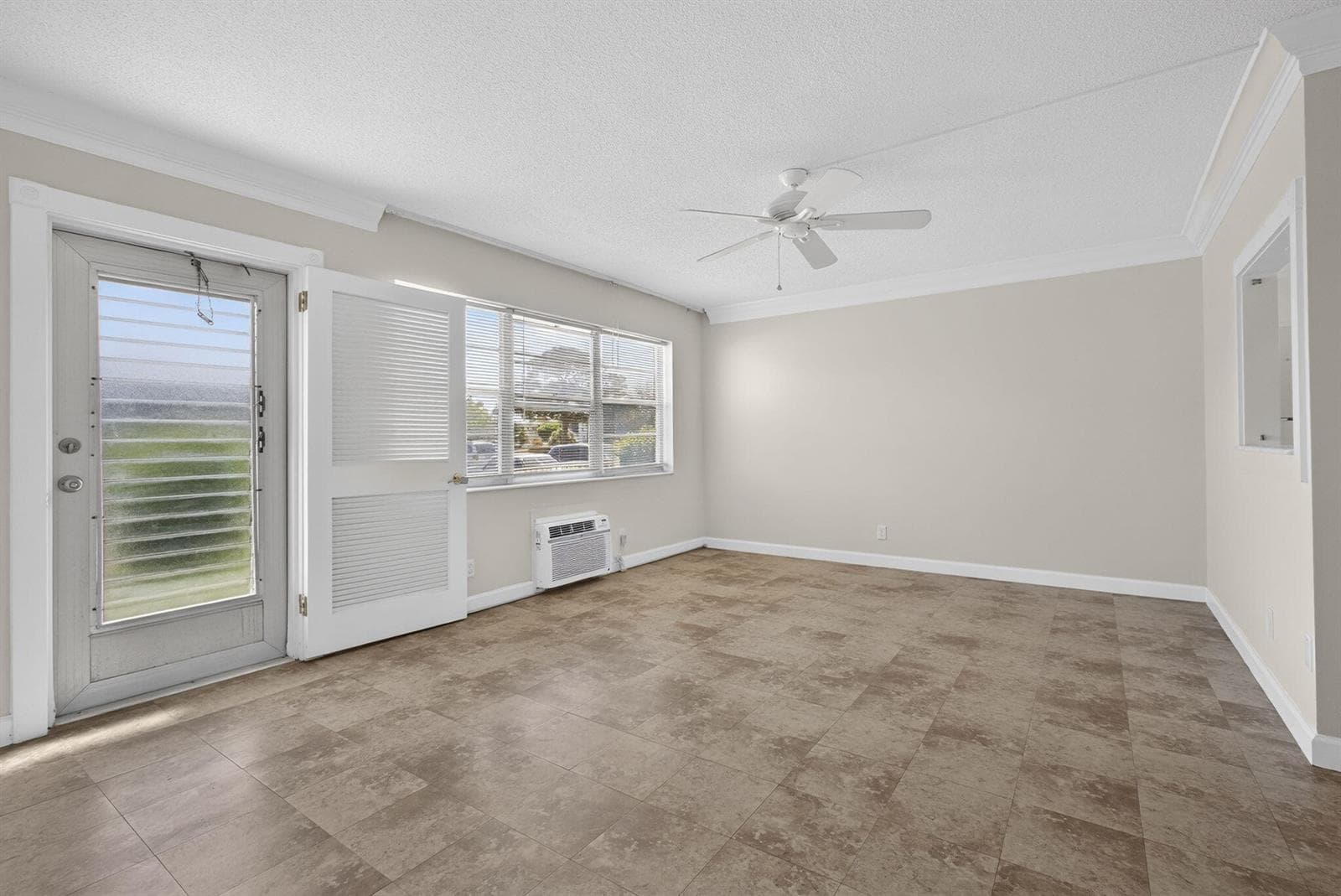 19 Hastings B, West Palm Beach, FL 33417 photo 3
