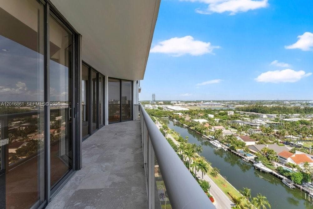 3600 Yacht Club Dr # 1801, Aventura, FL 33180 photo 4