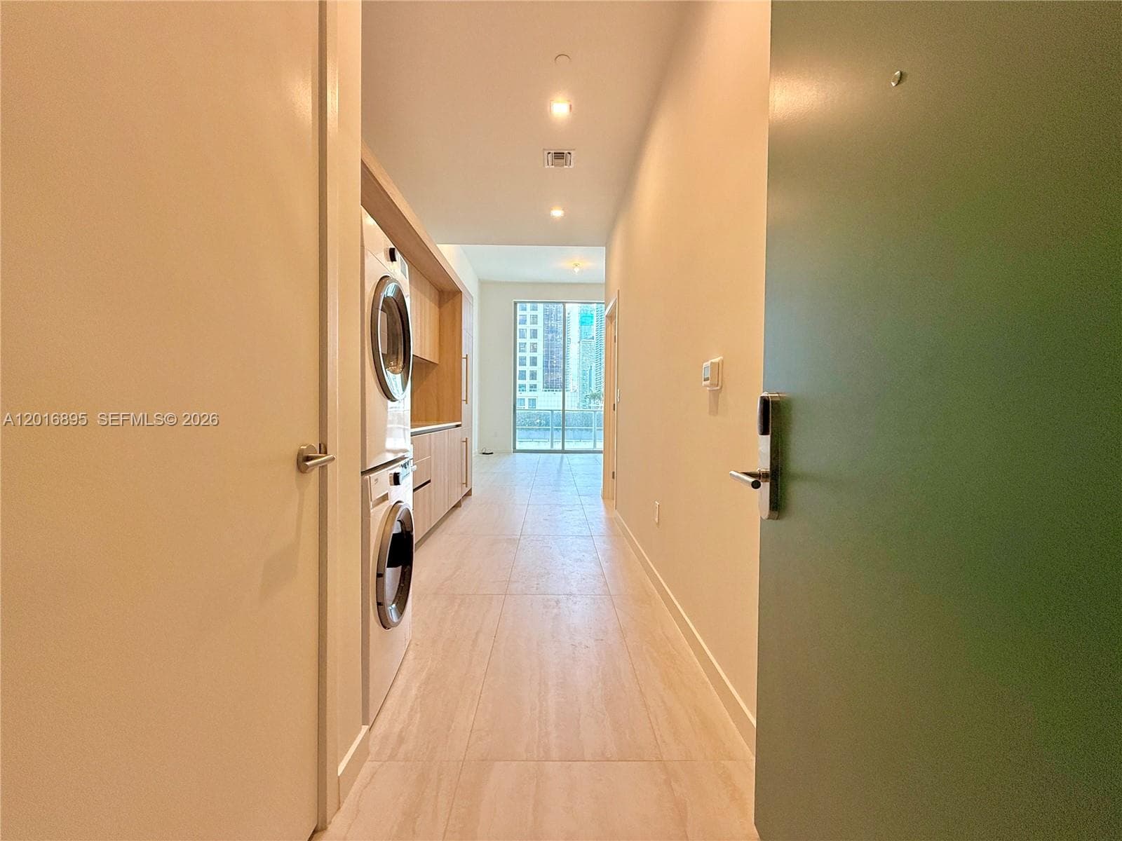 77 SE 5 st # 1213, Miami, FL 33131 photo 2