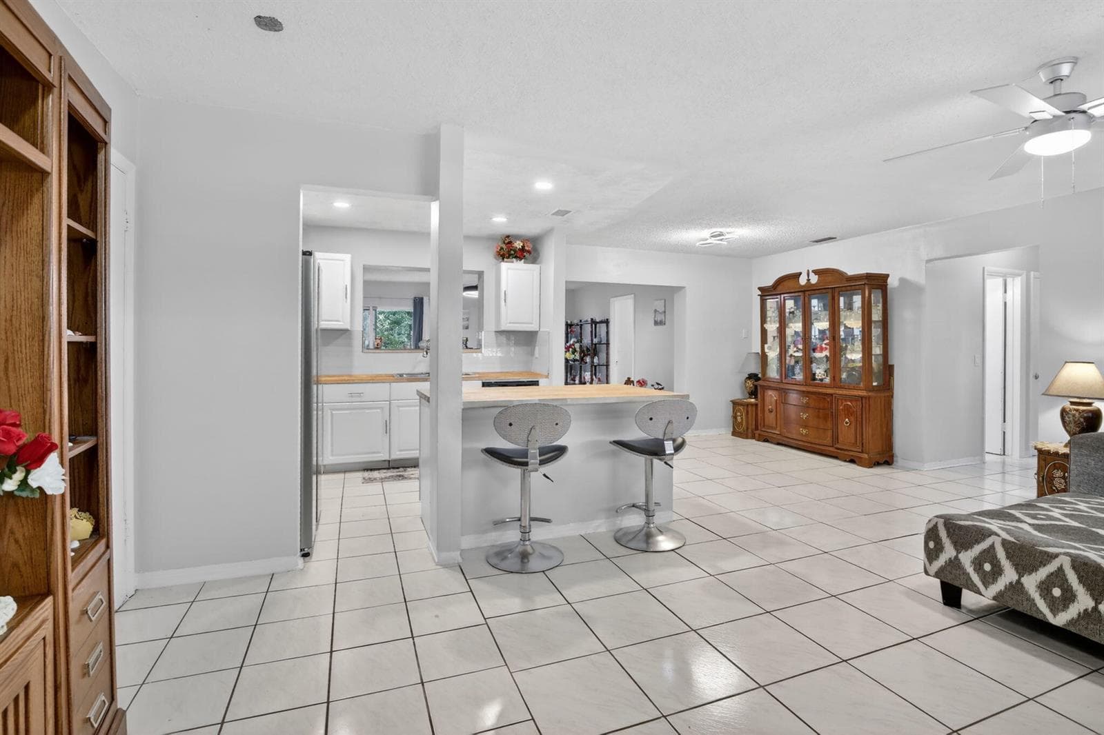1411 NW 89th Avenue, Pembroke Pines, FL 33024 photo 2