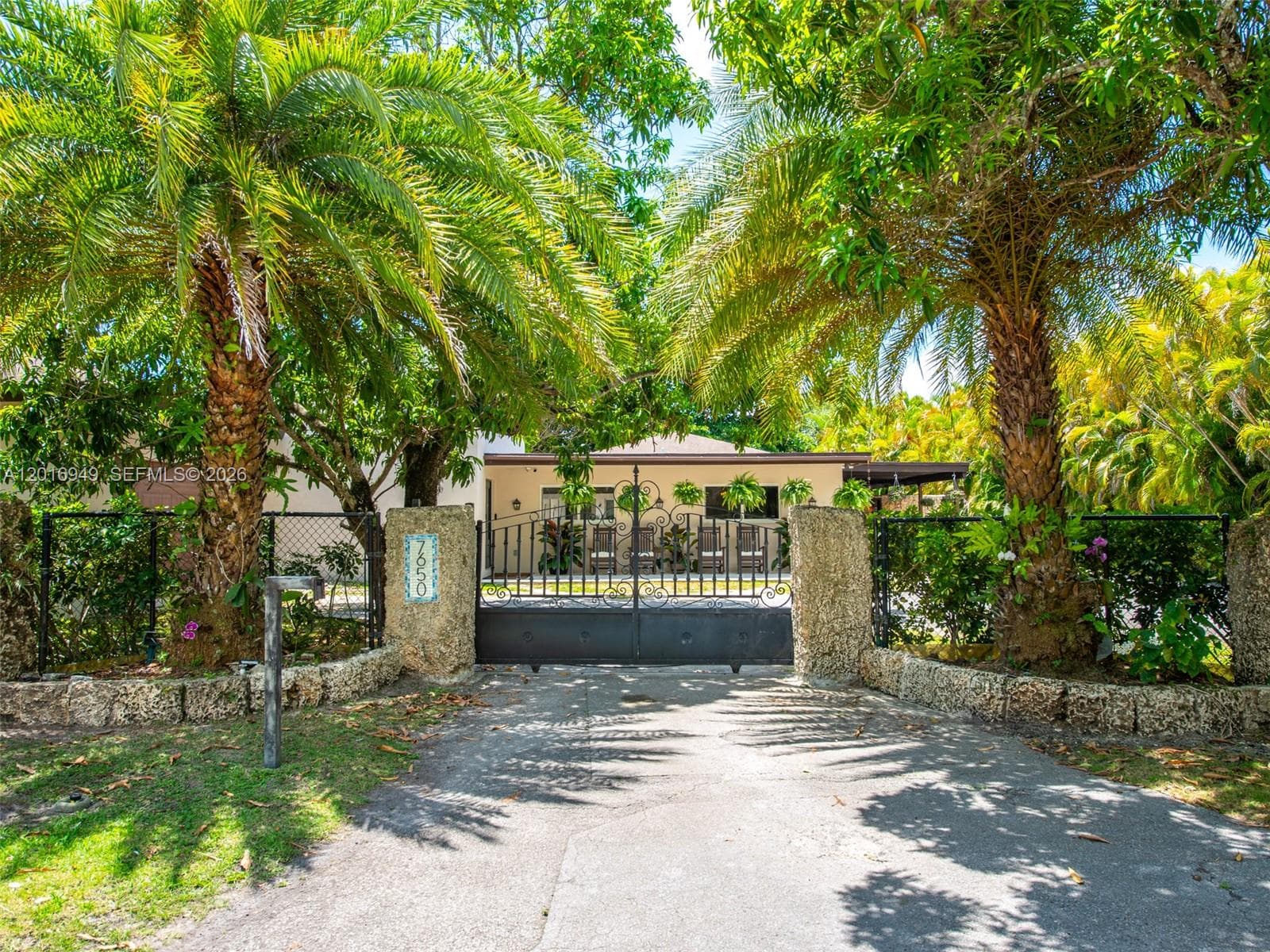 7650 SW 128th St, Pinecrest, FL 33156 photo 2