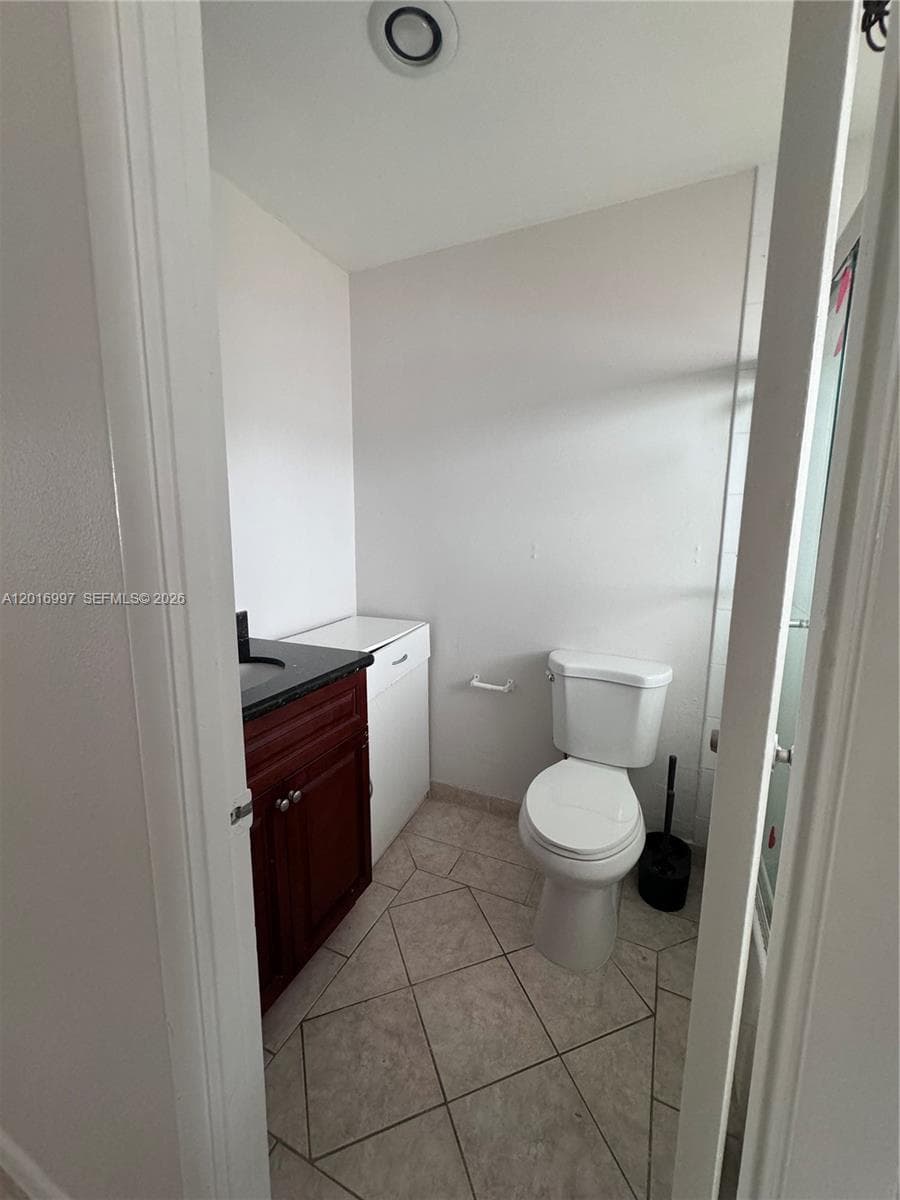 410 SE 2nd Ave # 21, Deerfield Beach, FL 33441 photo 2