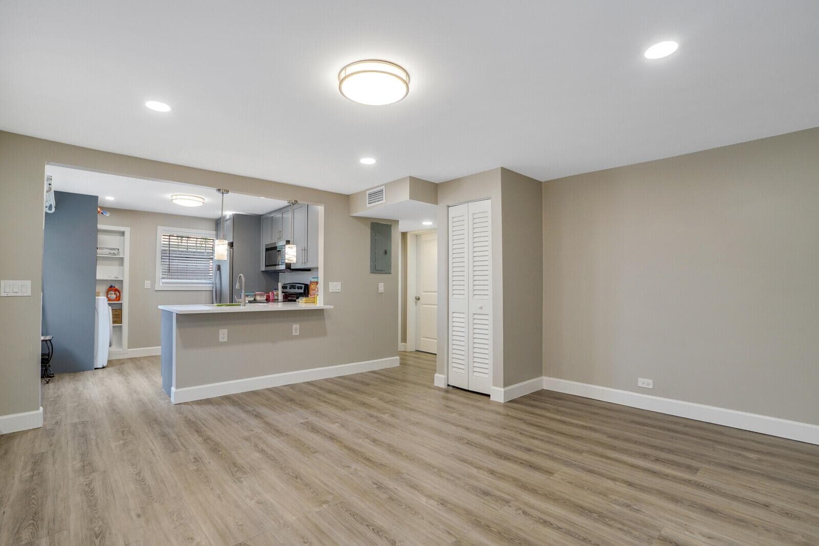 1225 W 10th Street # Apartment B, Riviera Beach, FL 33404 photo 2