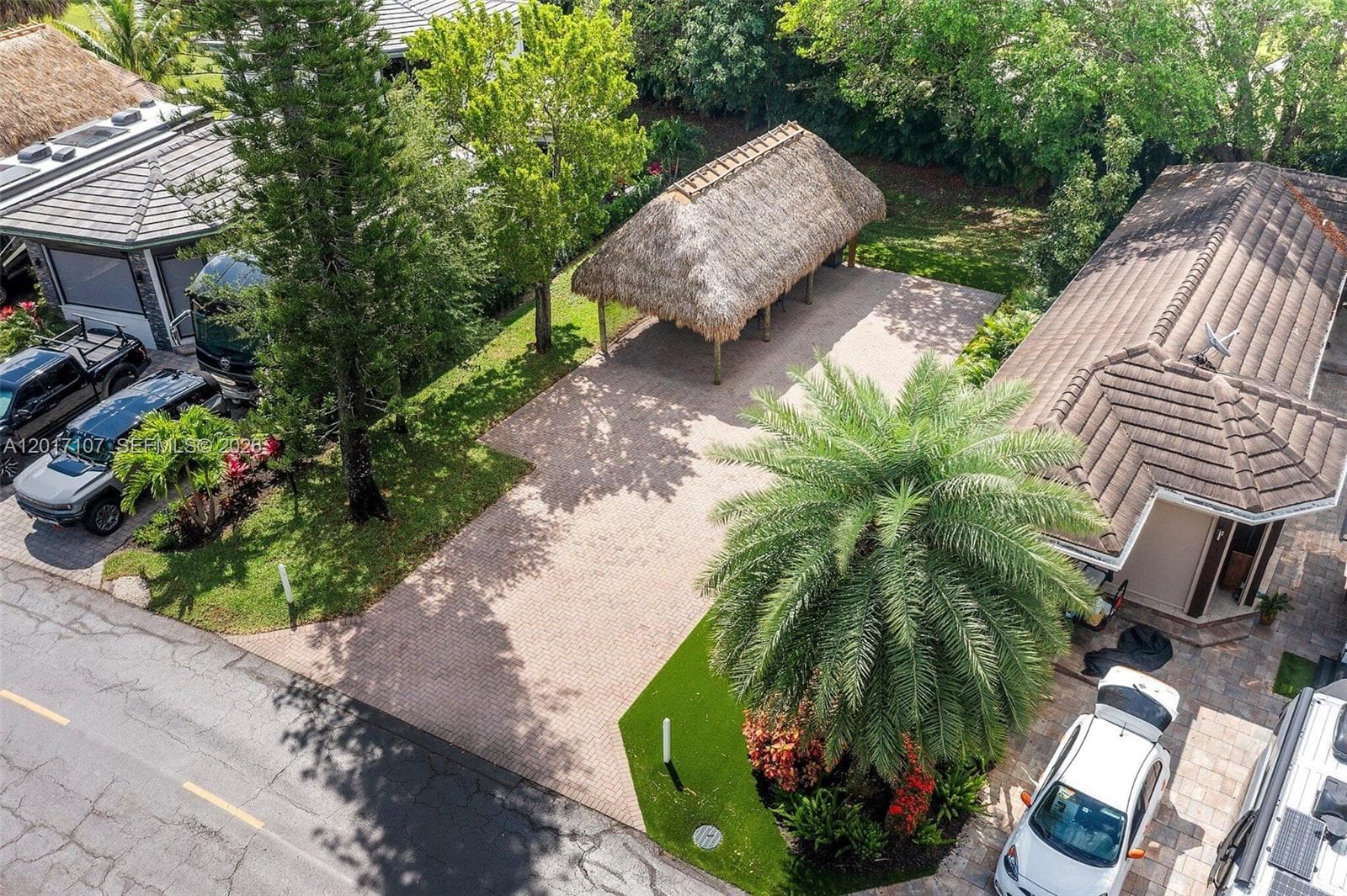 22 S Cortez Dr, Margate, FL 33068 photo 2