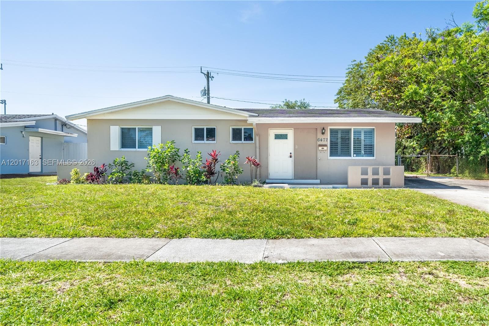 6472 Pierce St, Hollywood, FL 33024 photo 2