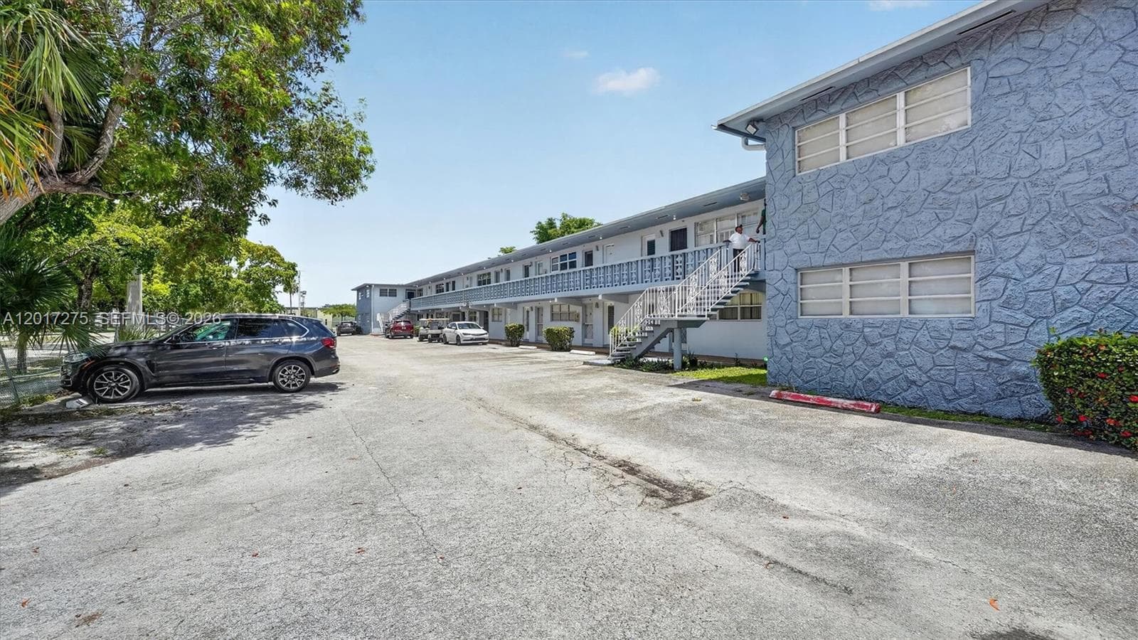 300 NE 191st St # 219, Miami, FL 33179 photo 2