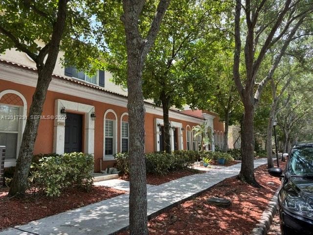 2551 SW 99th Way, Miramar, FL 33025 photo 2
