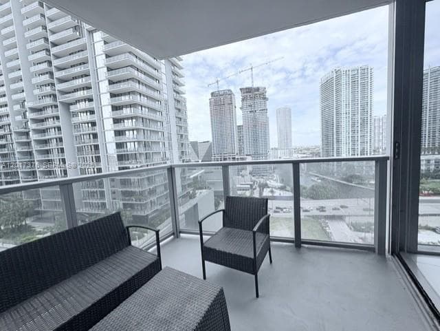 31 SE 6th St # 2001, Miami, FL 33131 photo 5