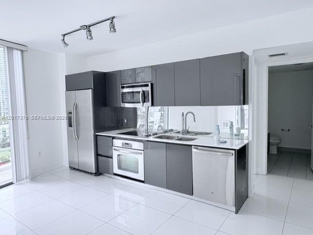31 SE 6th St # 2001, Miami, FL 33131 photo 4