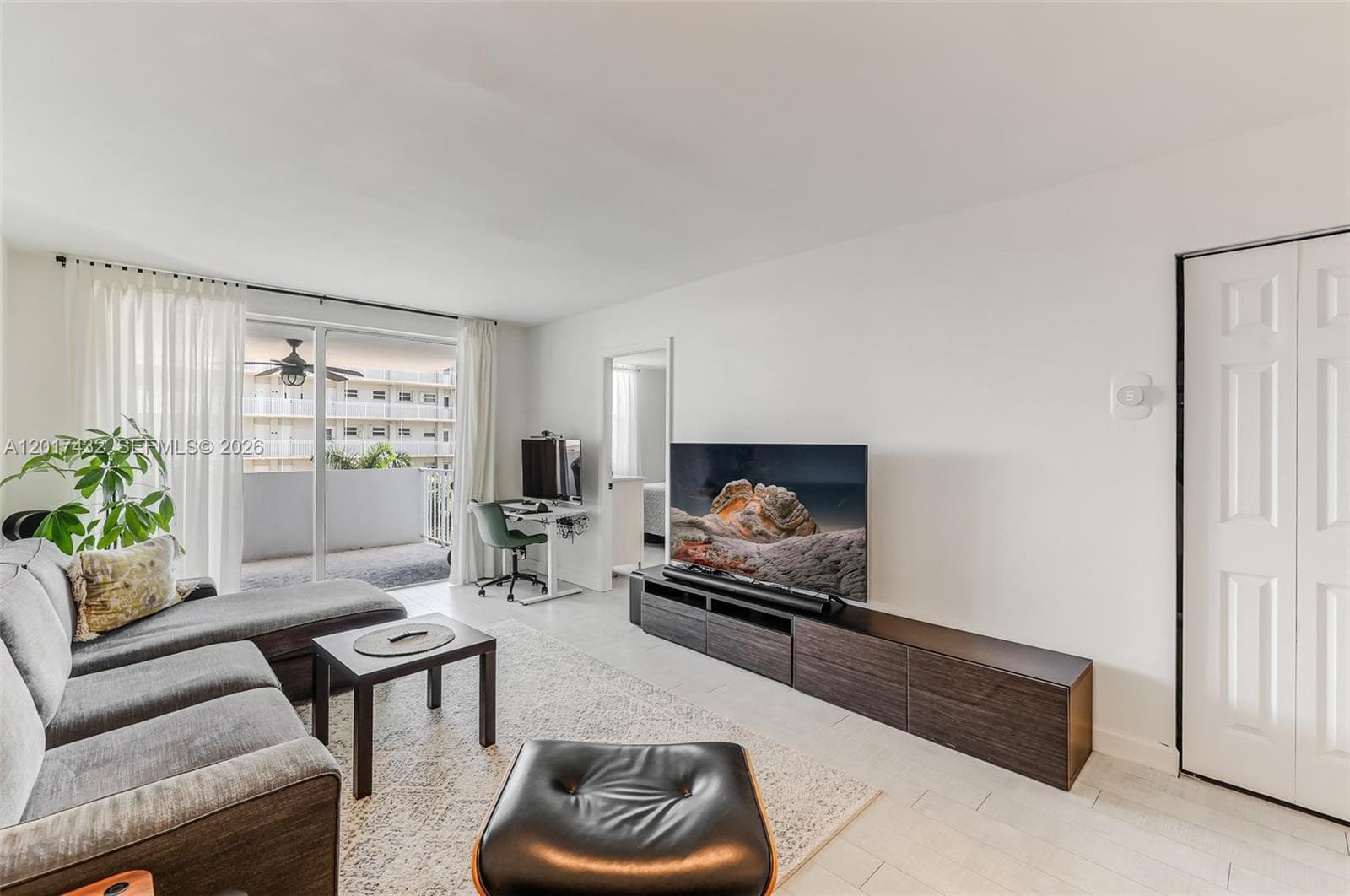 1331 Lincoln Rd # 704, Miami Beach, FL 33139 photo 2