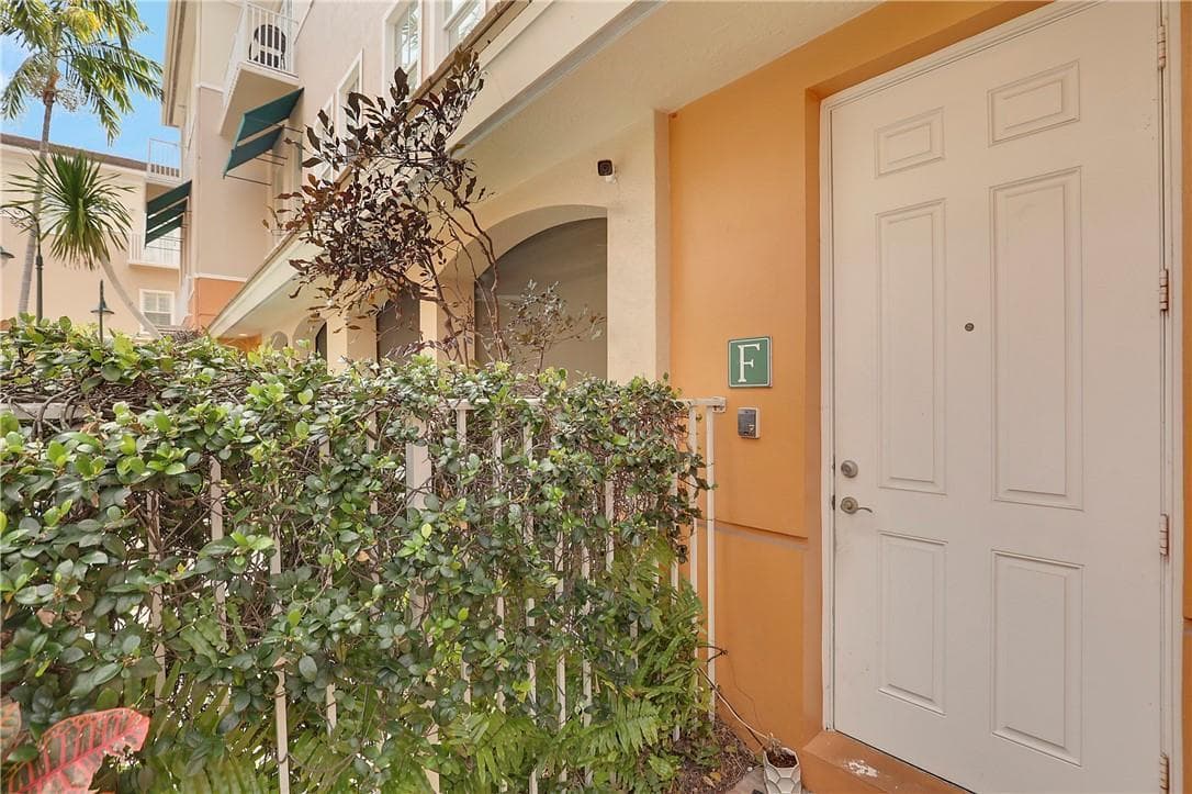 180 NE 6th Avenue # F, Delray Beach, FL 33483 photo 2