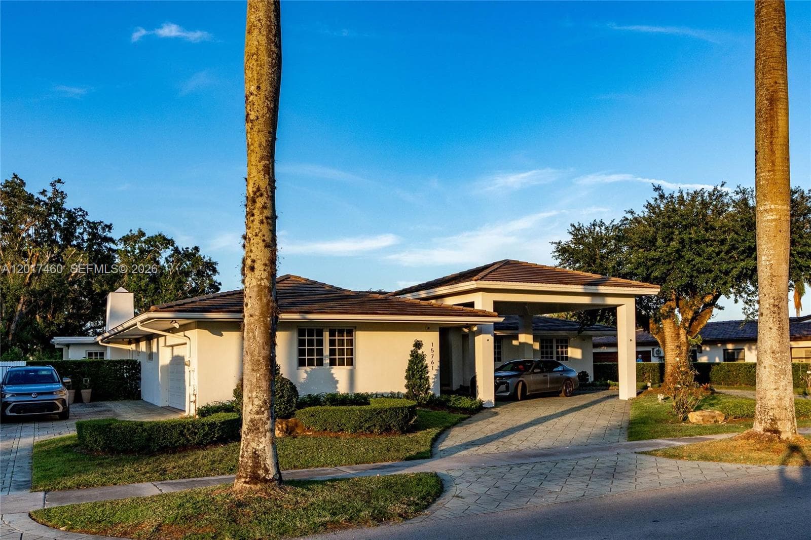 15761 Turnberry Dr, Miami Lakes, FL 33014 photo 4