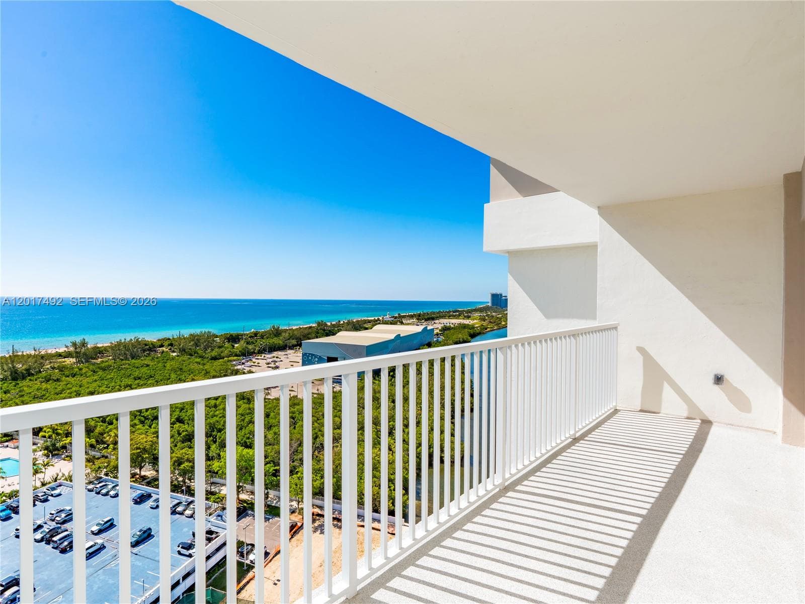 300 Bayview Dr # 2115, Sunny Isles Beach, FL 33160 photo 2