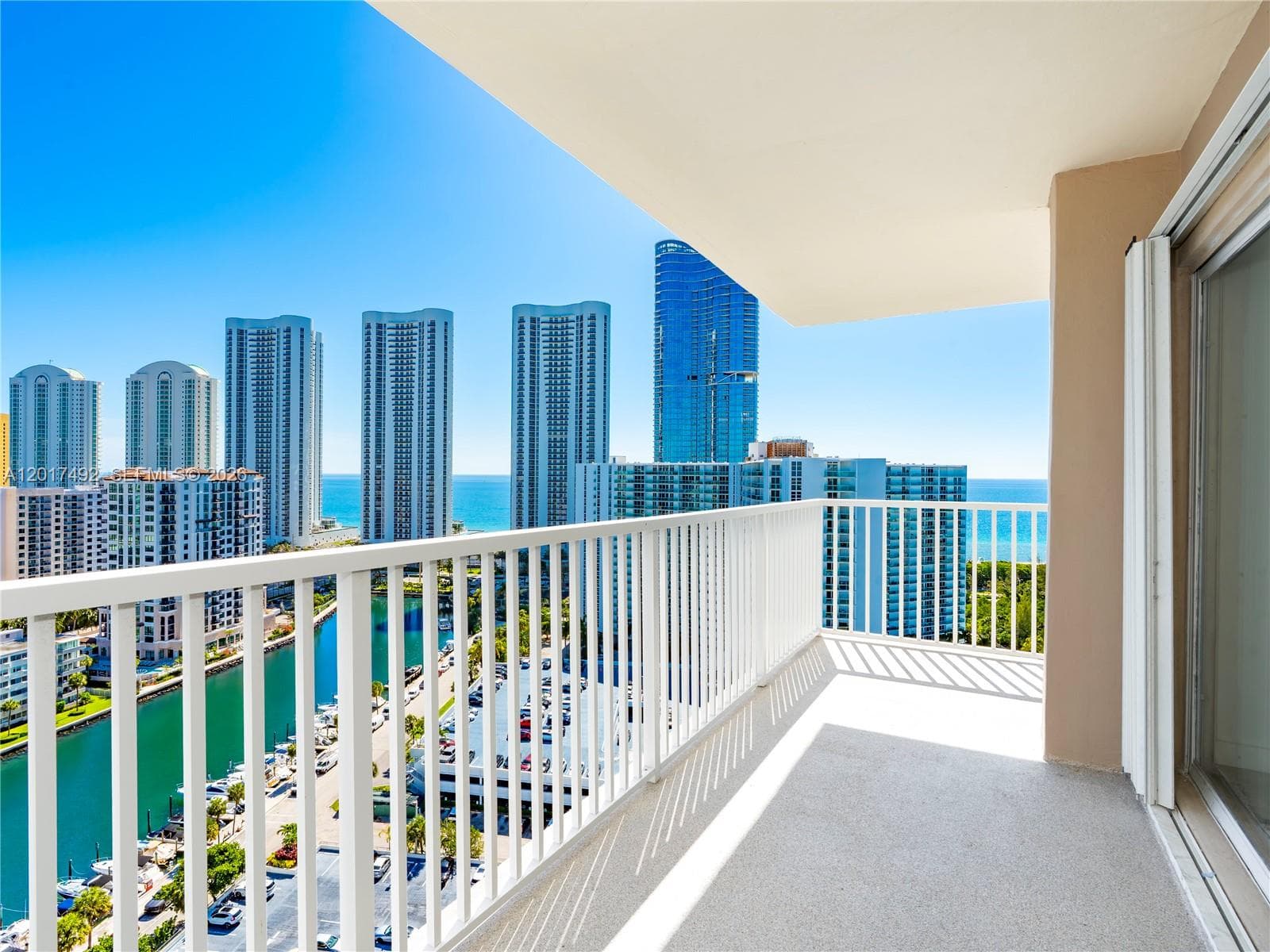 300 Bayview Dr # 2115, Sunny Isles Beach, FL 33160 photo 4