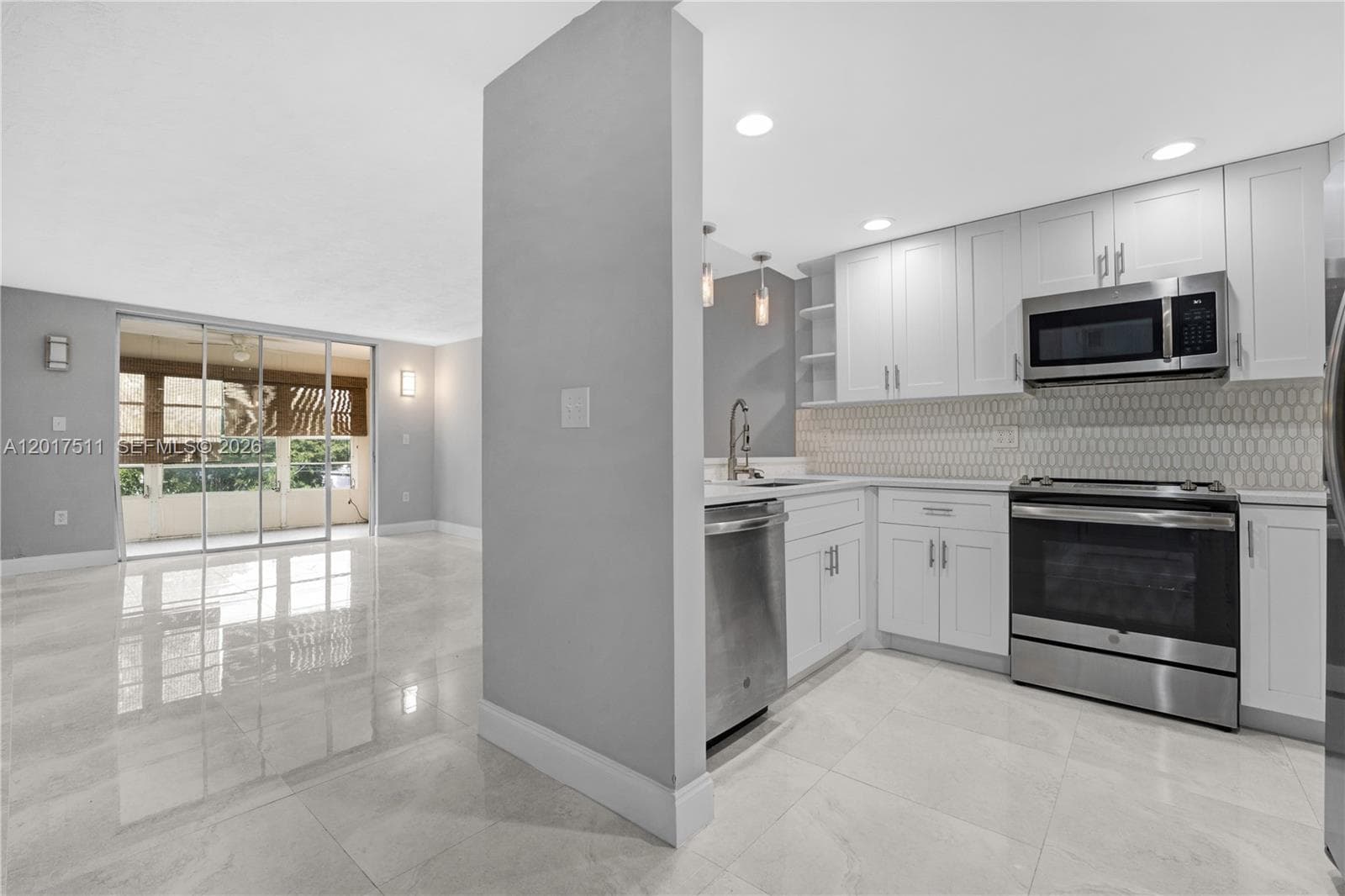 7100 NW 17th St # 305, Plantation, FL 33313 photo 2