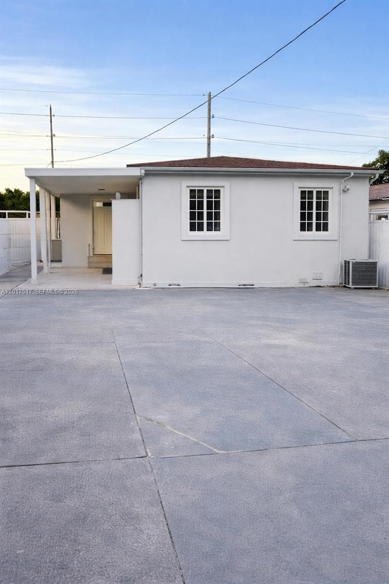 538 E 13th St, Hialeah, FL 33010 photo 2