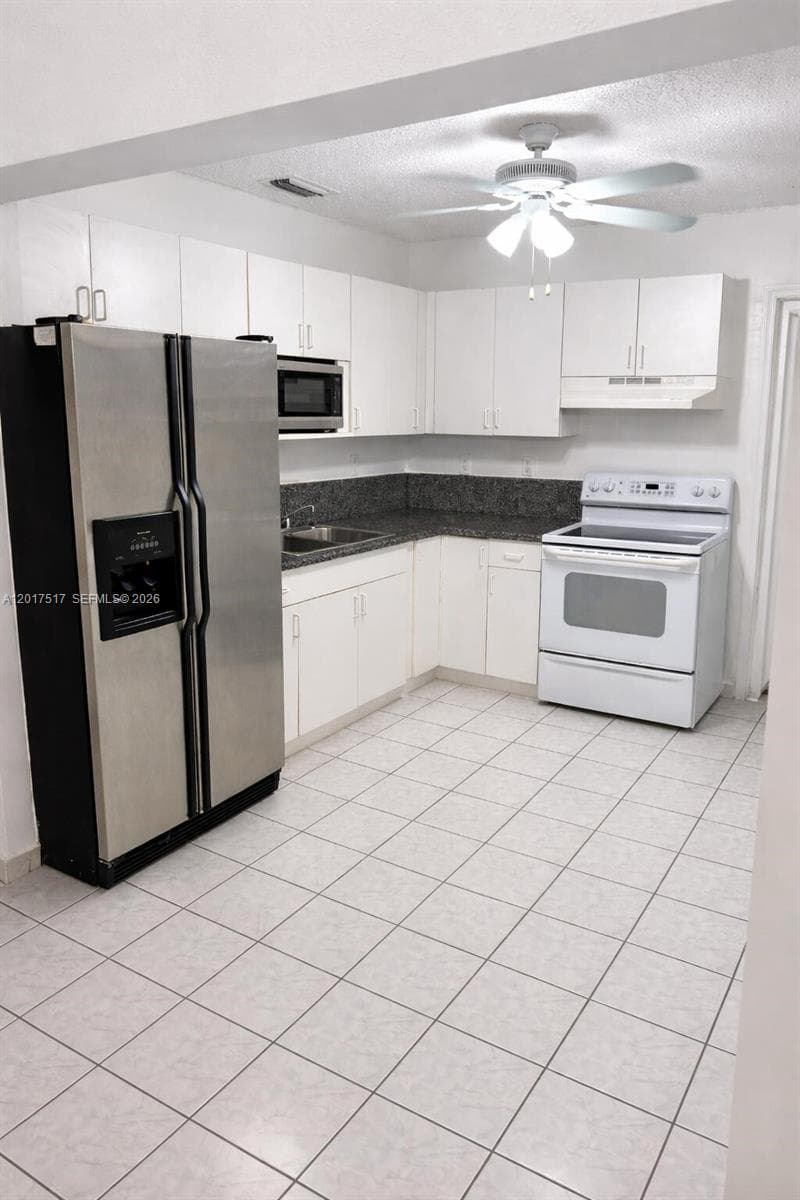 538 E 13th St, Hialeah, FL 33010 photo 3