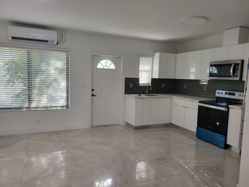 1725 Calais Dr # 6, Miami Beach, FL 33141 photo 4