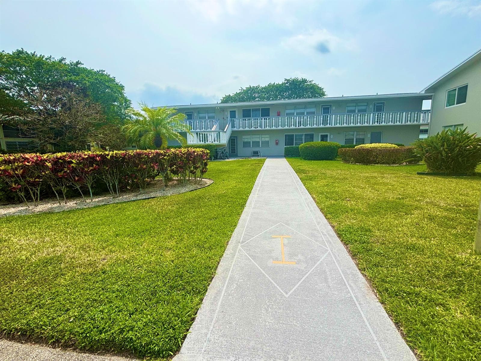 203 Farnham I, Deerfield Beach, FL 33442 photo 2