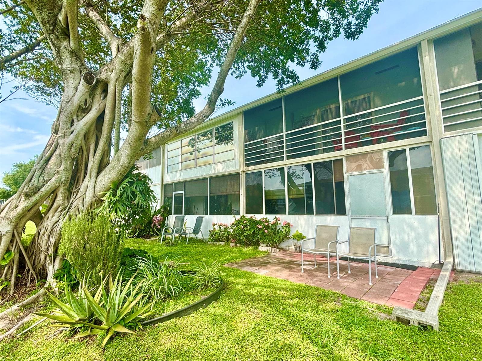 203 Farnham I, Deerfield Beach, FL 33442 photo 4