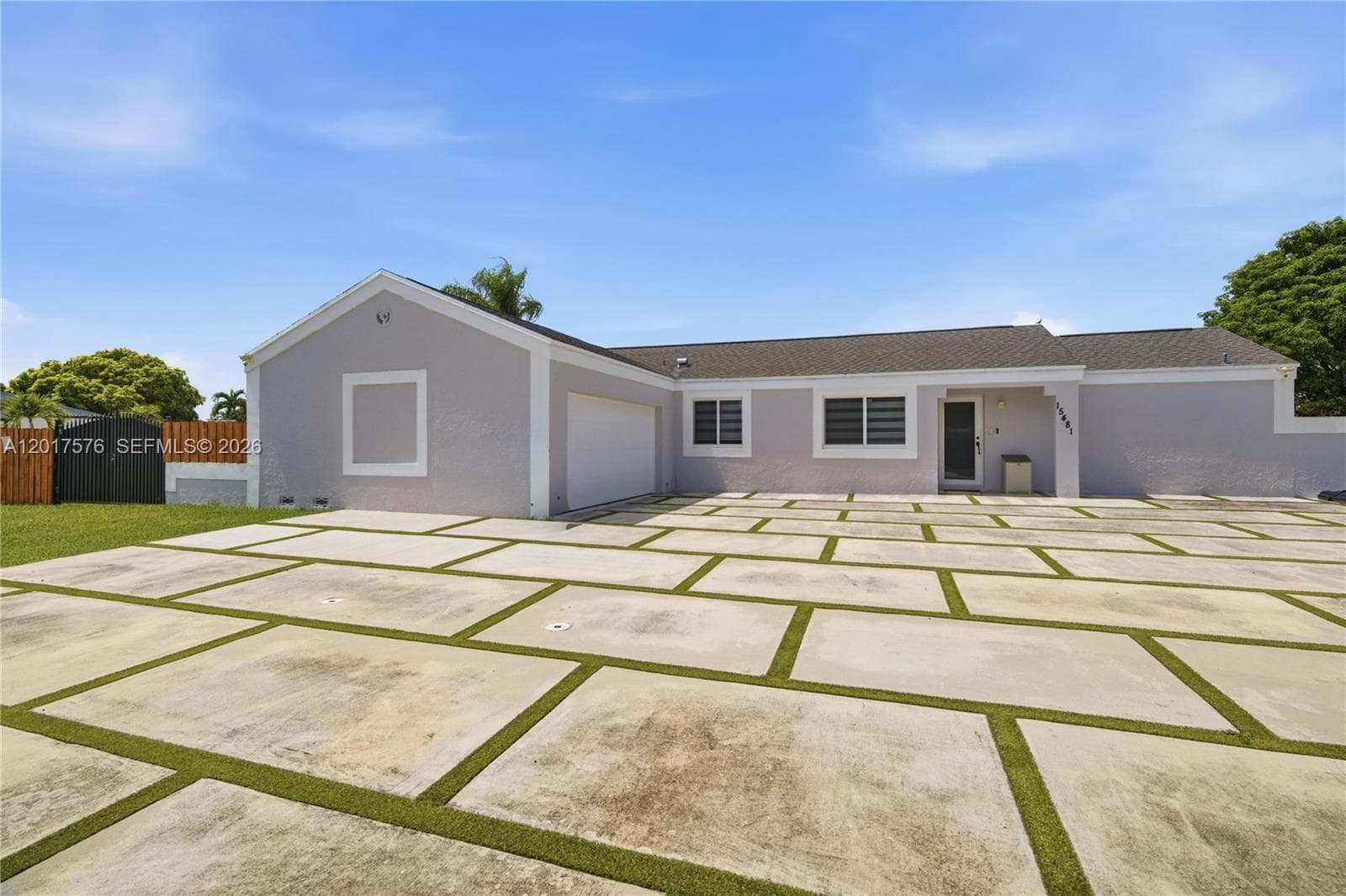 15481 SW 155th Ter, Miami, FL 33187 photo 2