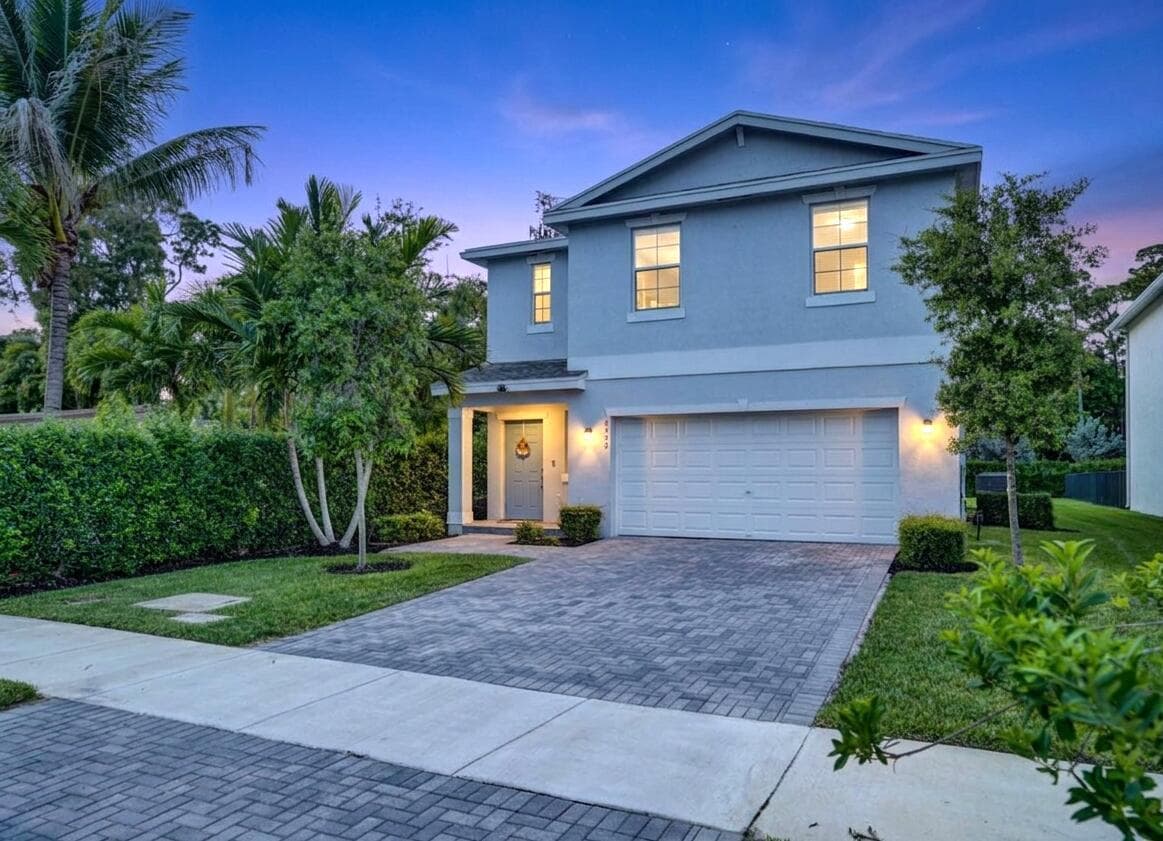 4549 Dow Lane, FL 33463