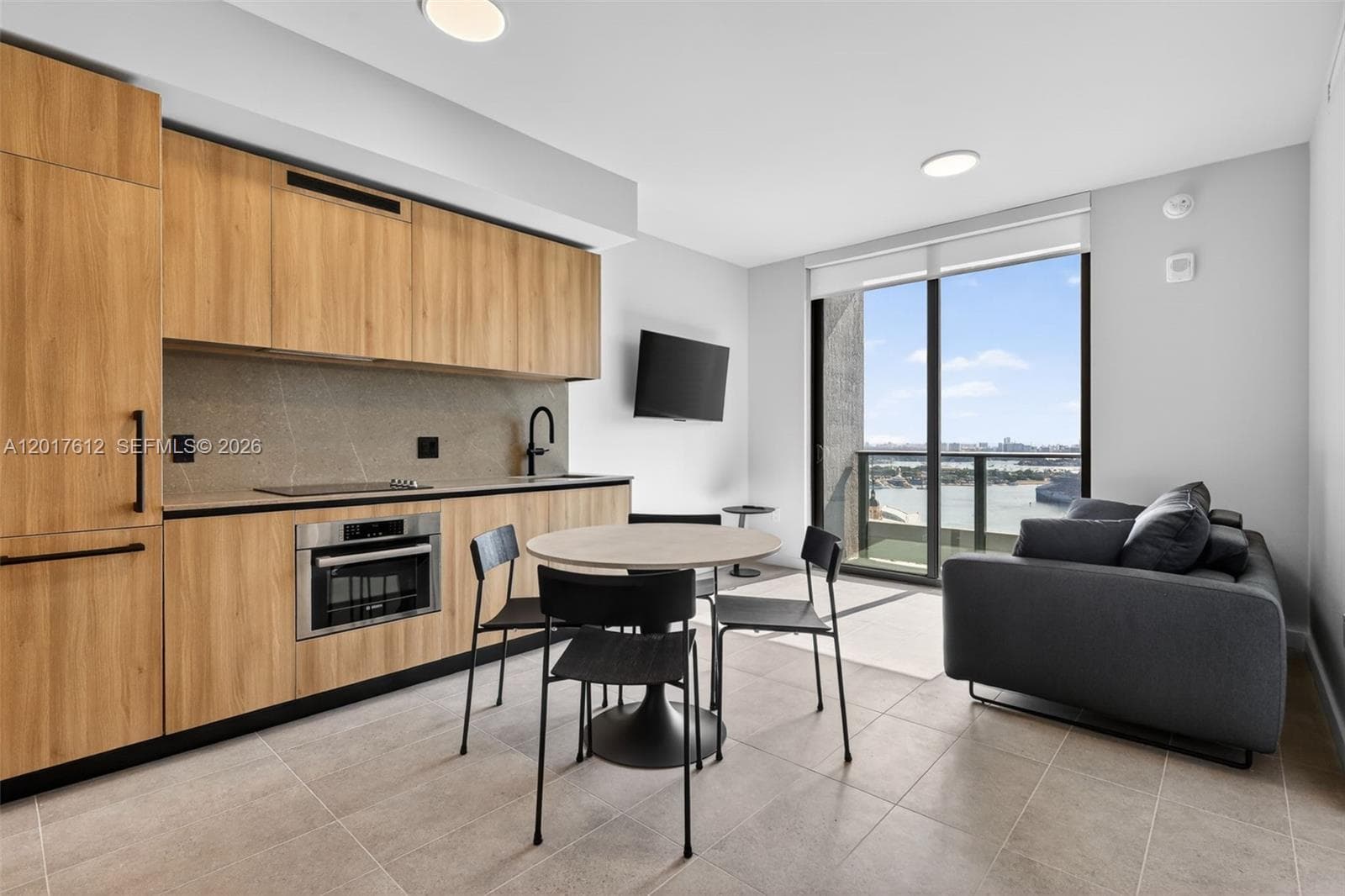 121 NE 5th St # 3313, Miami, FL 33132 photo 2