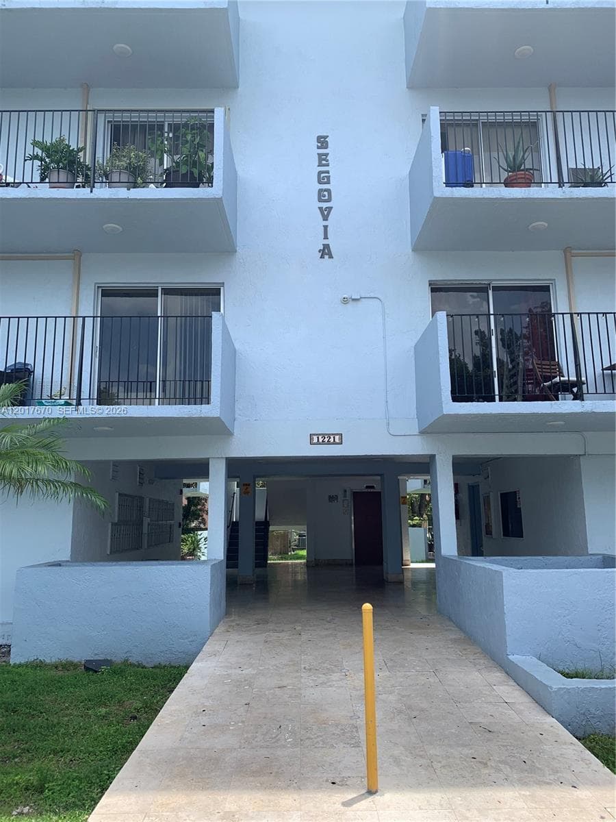 1221 SW 122nd Ave # 207, Miami, FL 33184 photo 2