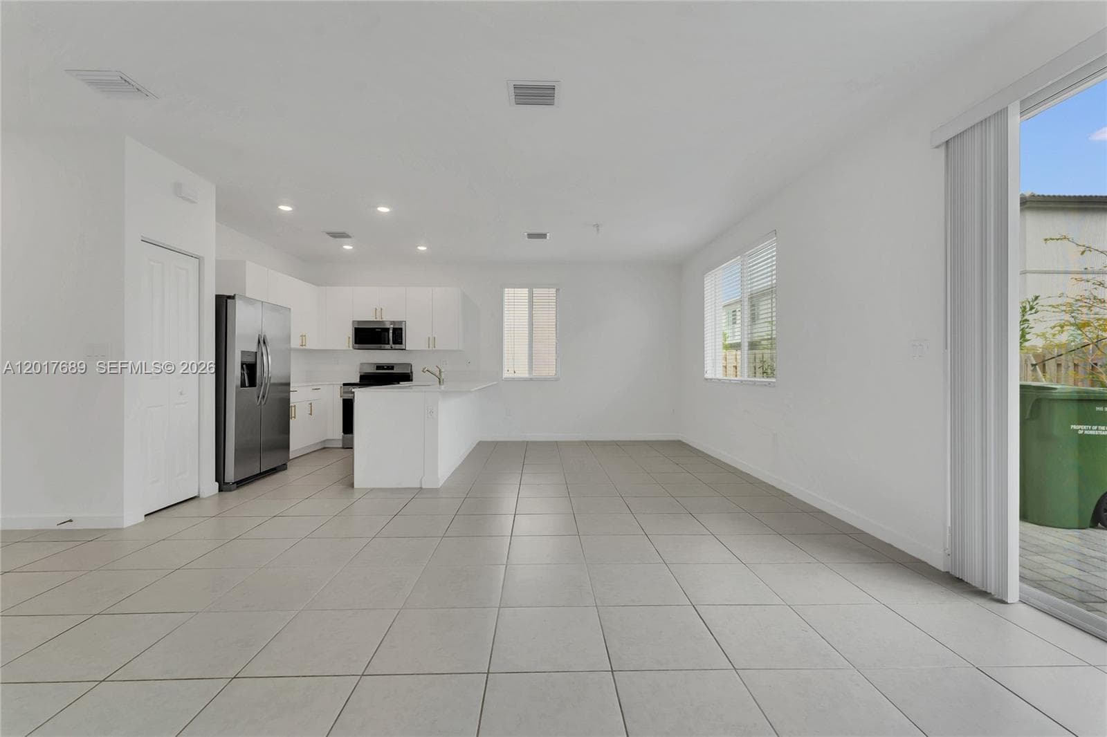 725 SE 14th Ct, Homestead, FL 33034 photo 5