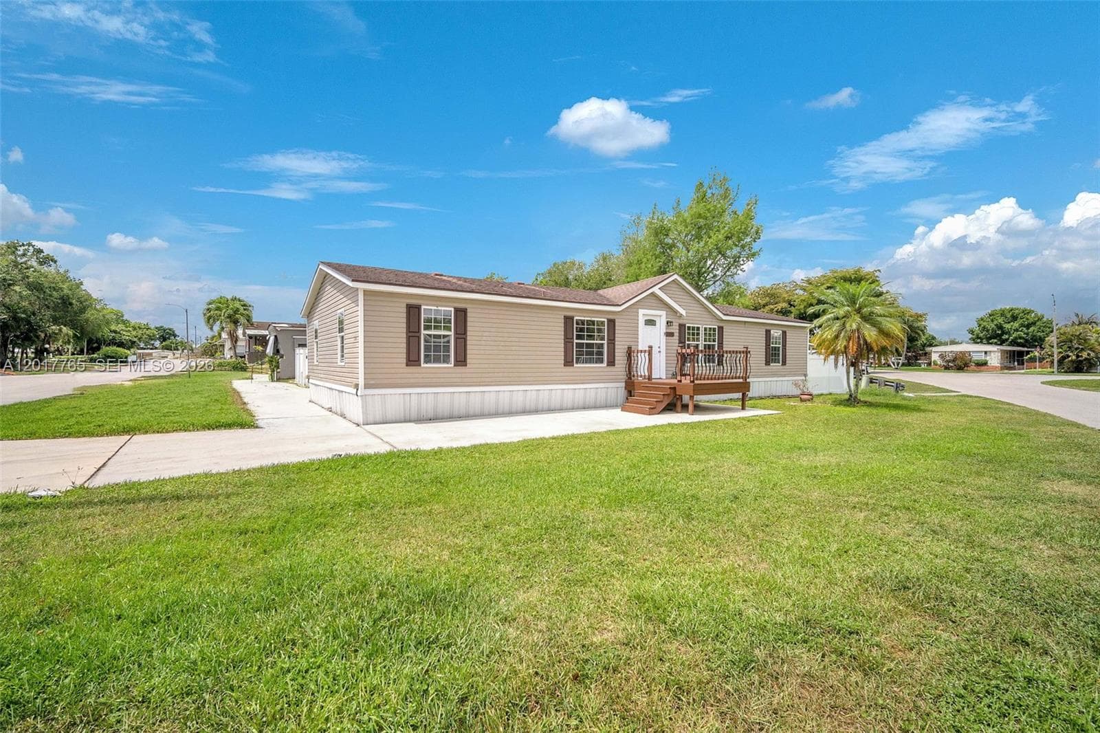 730 NW 217th Ter, Pembroke Pines, FL 33029 photo 2