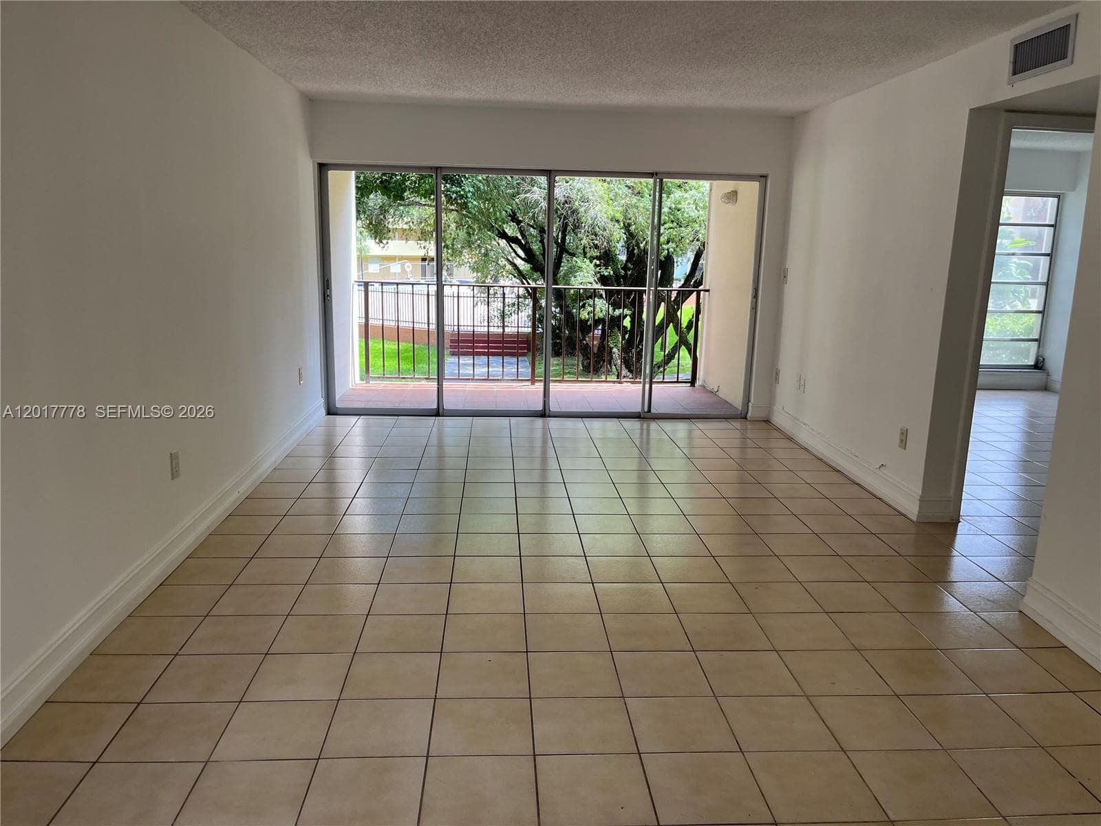9190 Fontainebleau Blvd # 202, Miami, FL 33172 photo 2