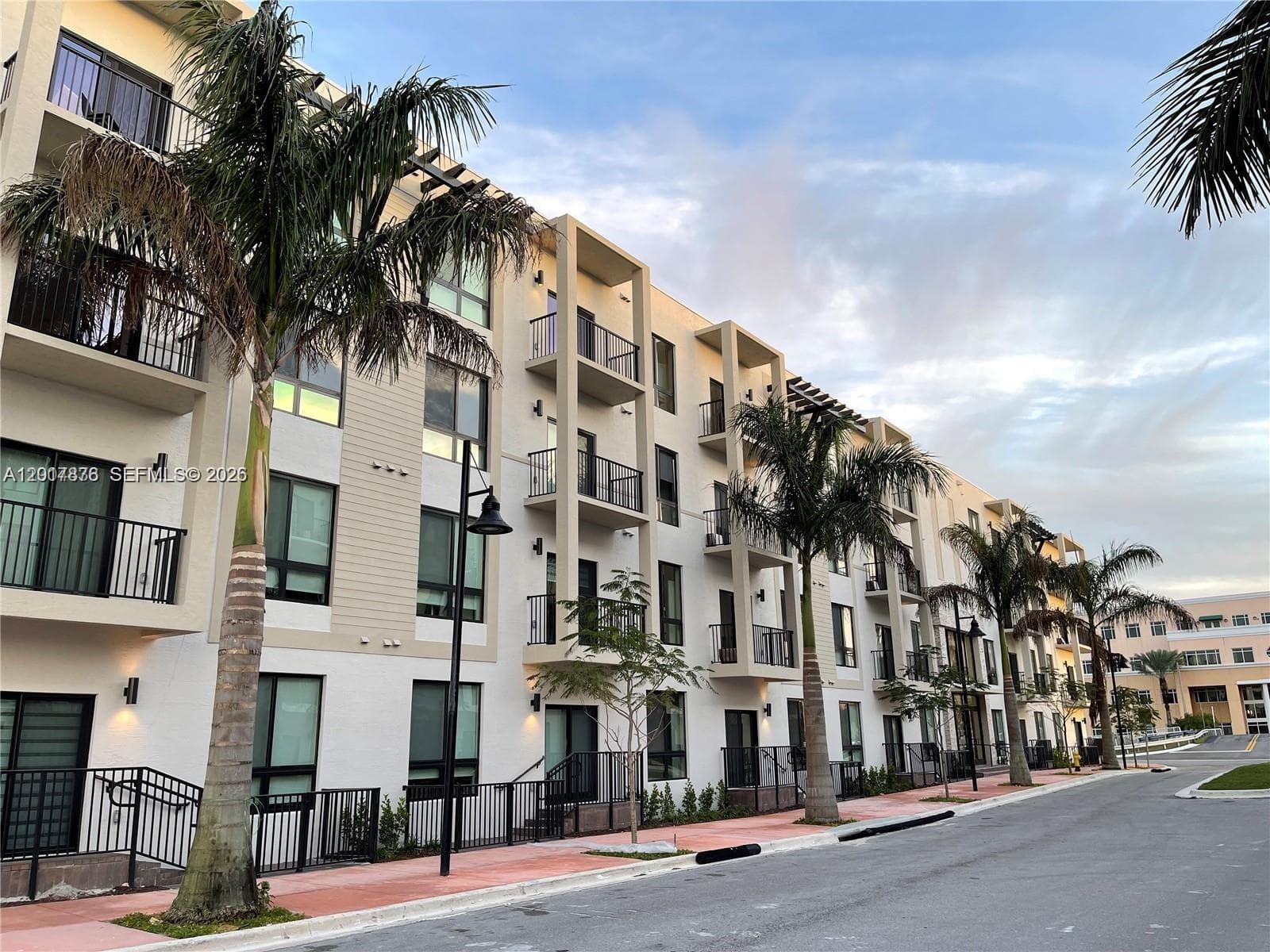 8201 NW 41st St # D-203, Doral, FL 33166