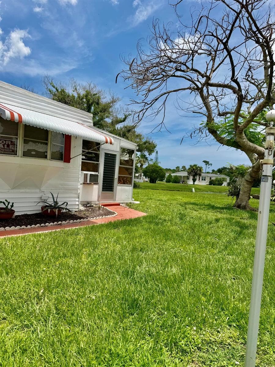 19 Rio Verde Way, Port St. Lucie, FL 34952 photo 2
