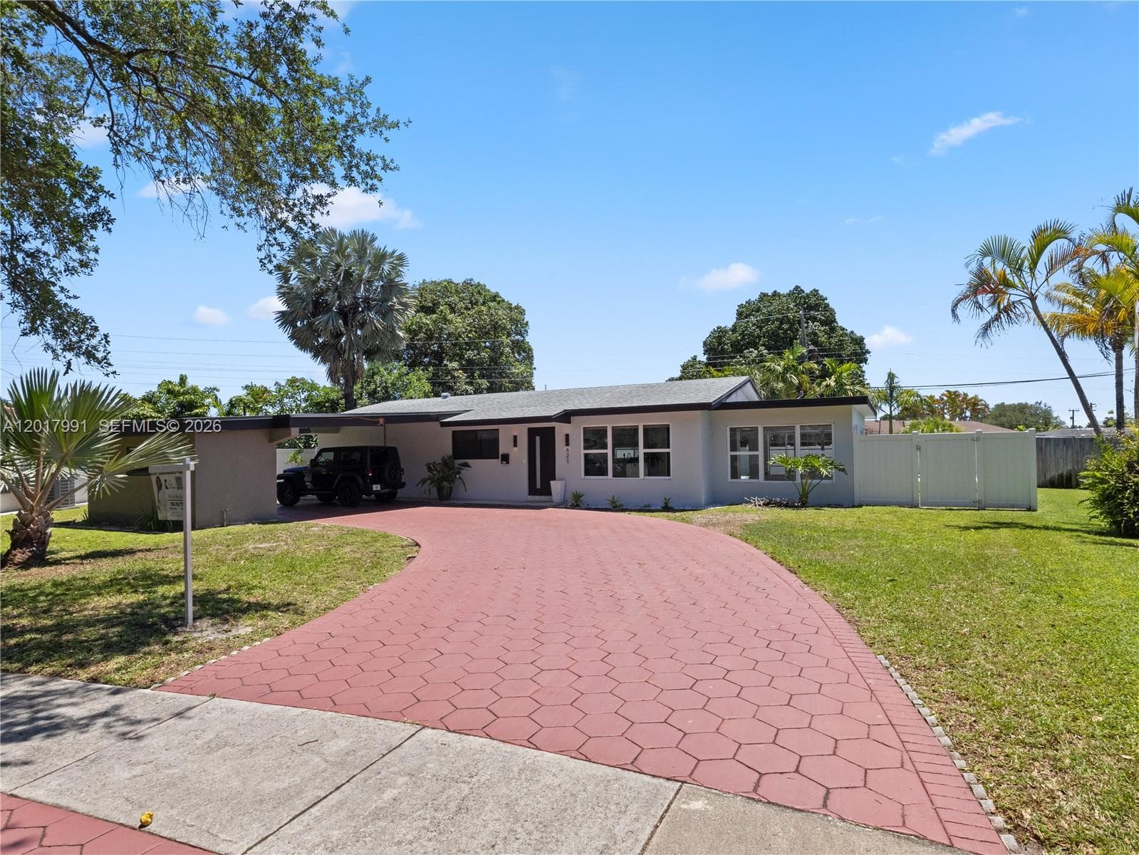 421 S 56th Ter, Hollywood, FL 33023 photo 4