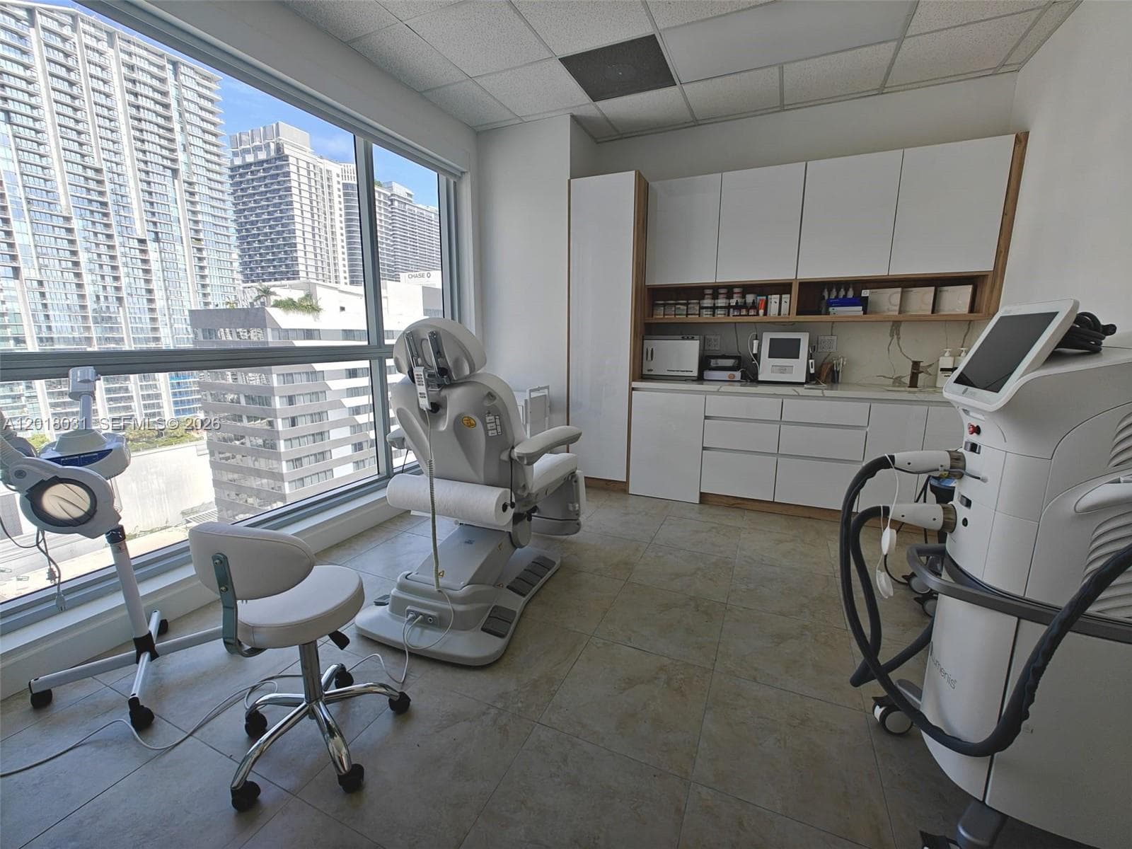 175 SW 7th St # 2006, Miami, FL 33130