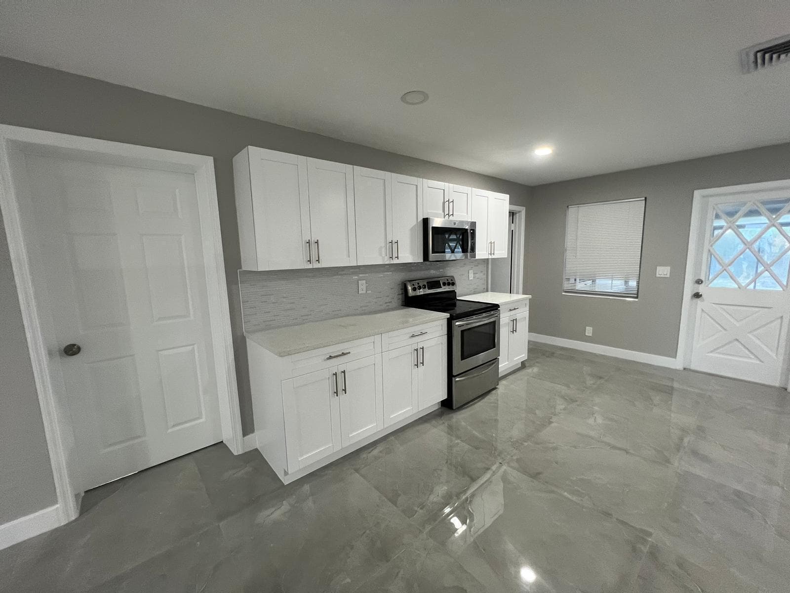 129 Euclid Boulevard, Lantana, FL 33462 photo 2