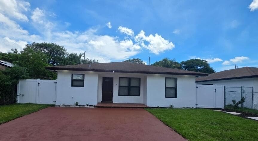 320 Sterling Avenue, Delray Beach, FL 33444 photo 2