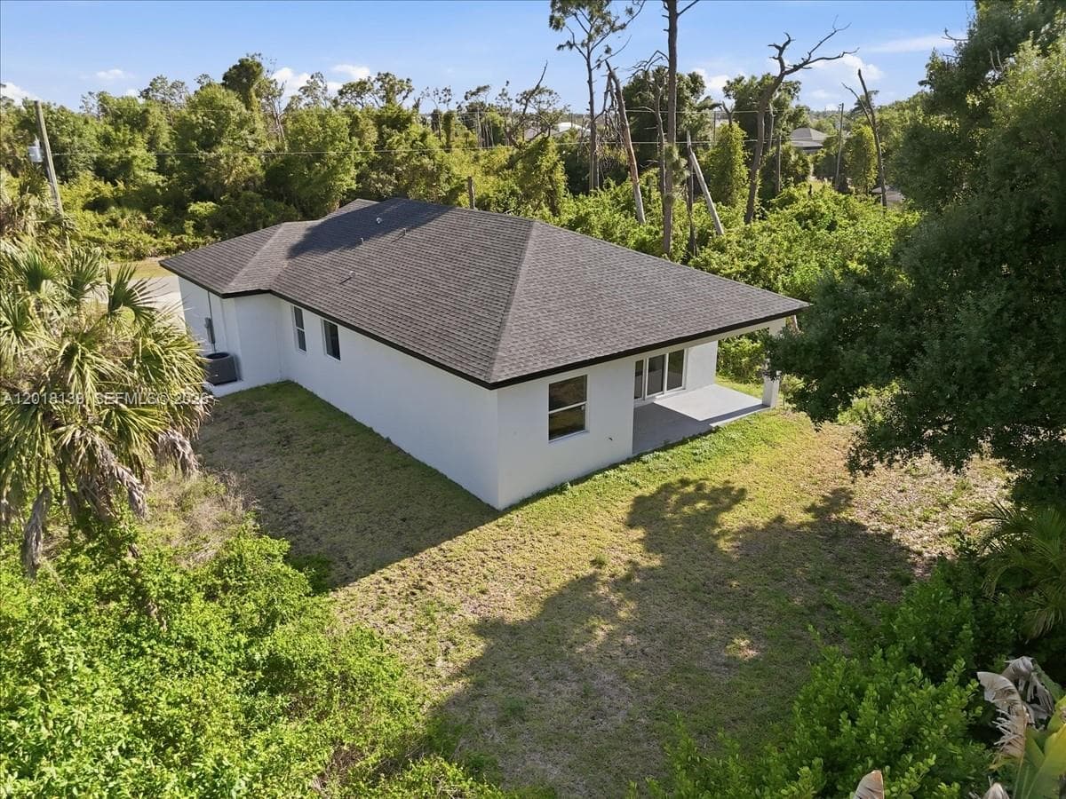 136 Lomas Rd, Other City - In The State Of Florida, FL 33947 photo 5