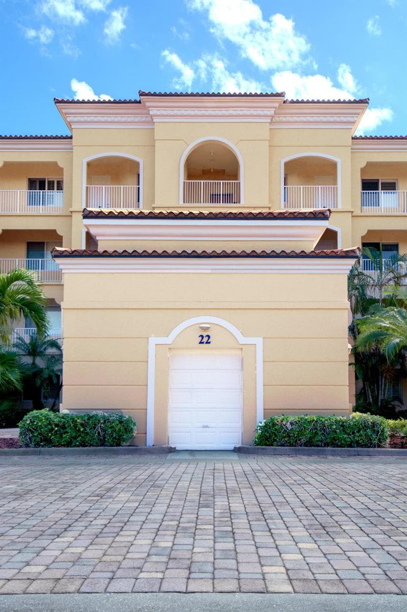 22 Harbour Isle Drive W # 204, Fort Pierce, FL 34949 photo 3