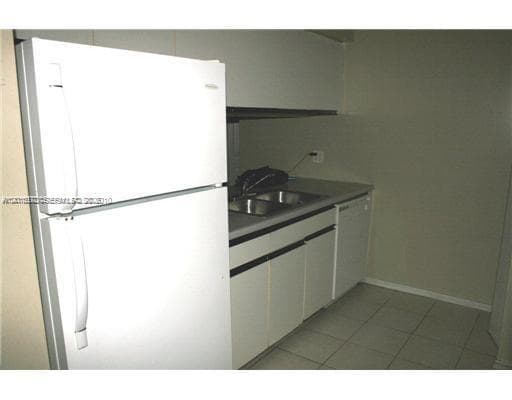 365 SW 86th Ave # 203, Pembroke Pines, FL 33025 photo 3