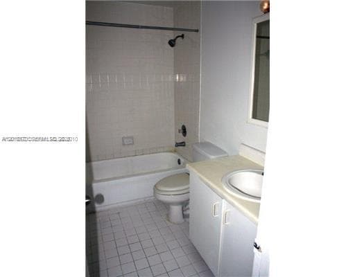 365 SW 86th Ave # 203, Pembroke Pines, FL 33025 photo 5