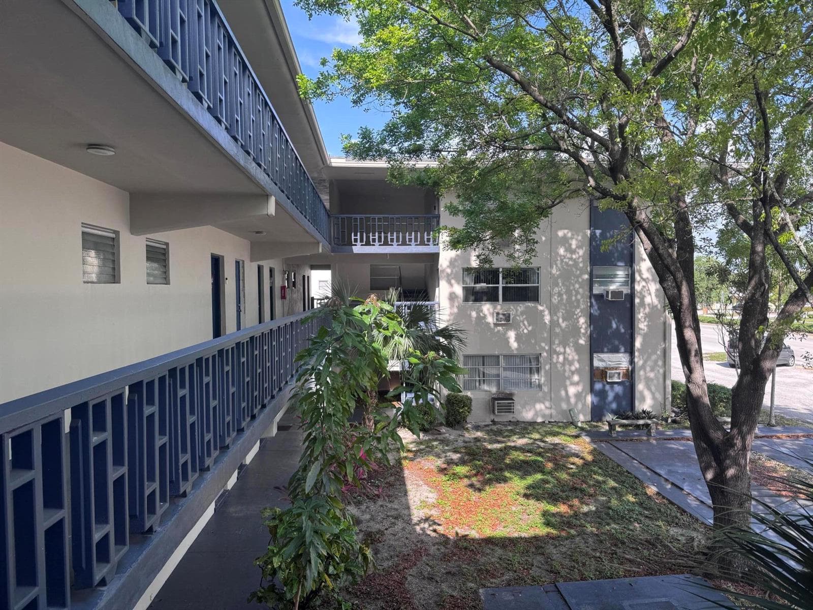 1150 E Sample Road # 204, Pompano Beach, FL 33064 photo 3