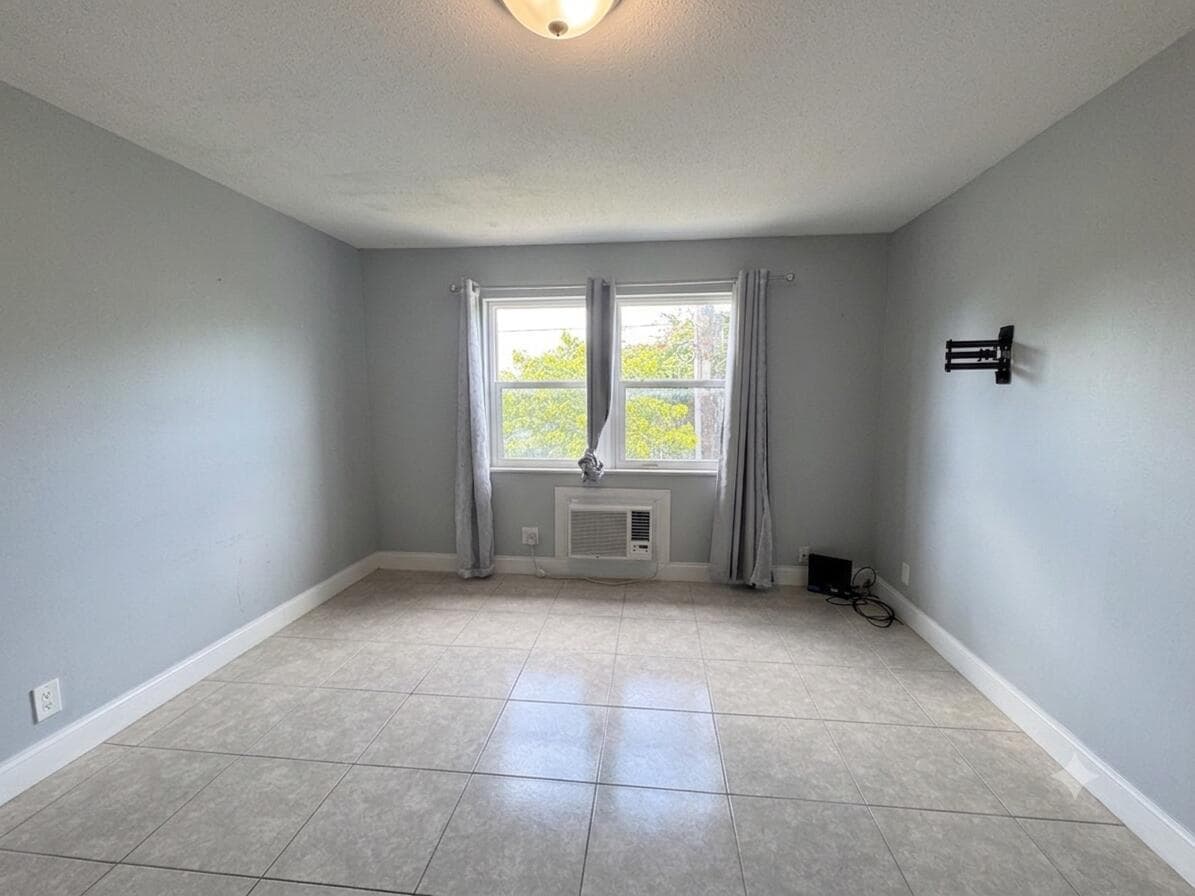 1150 E Sample Road # 204, Pompano Beach, FL 33064 photo 4