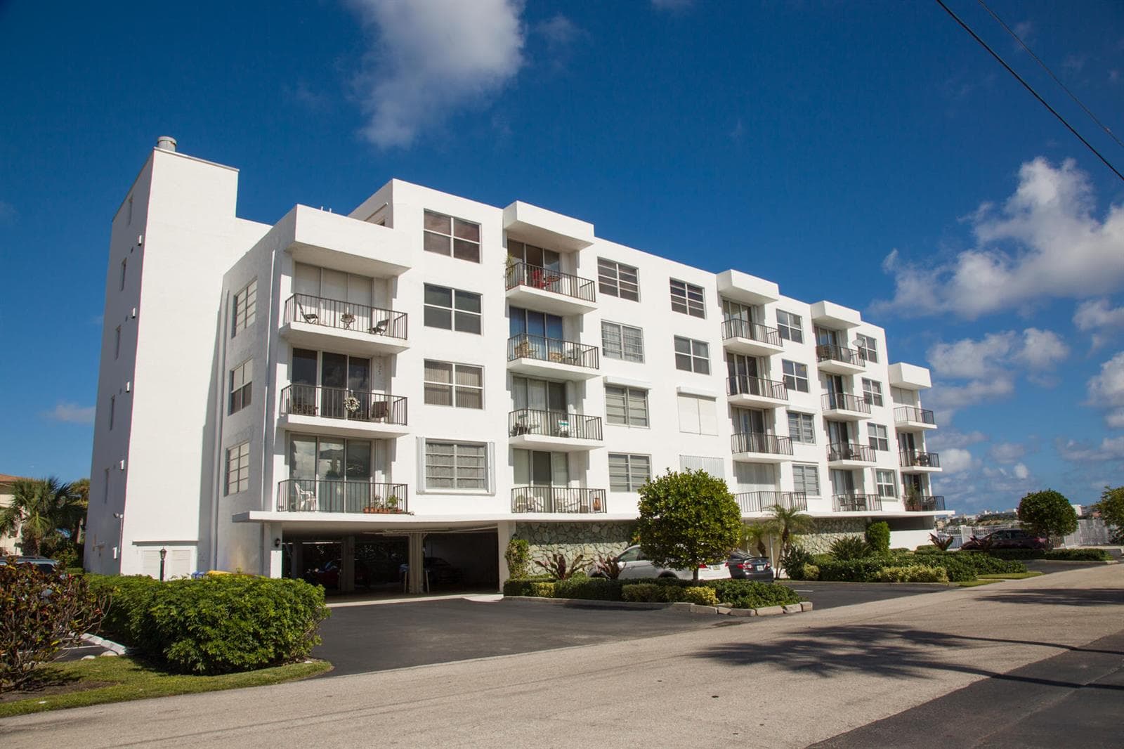 301 Croton Avenue # 405, Lantana, FL 33462 photo 2