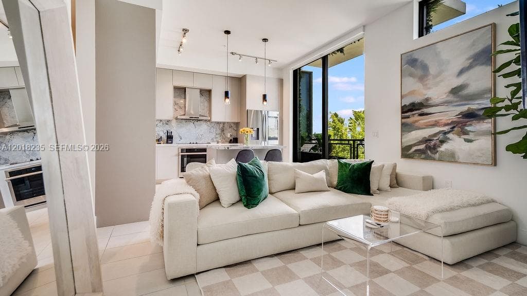 1030 15th St # 201, Miami Beach, FL 33139 photo 4