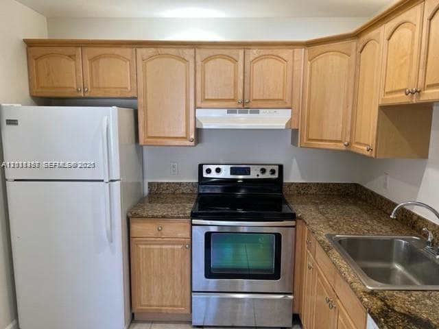 594 Saxony M # 594, Delray Beach, FL 33446 photo 4