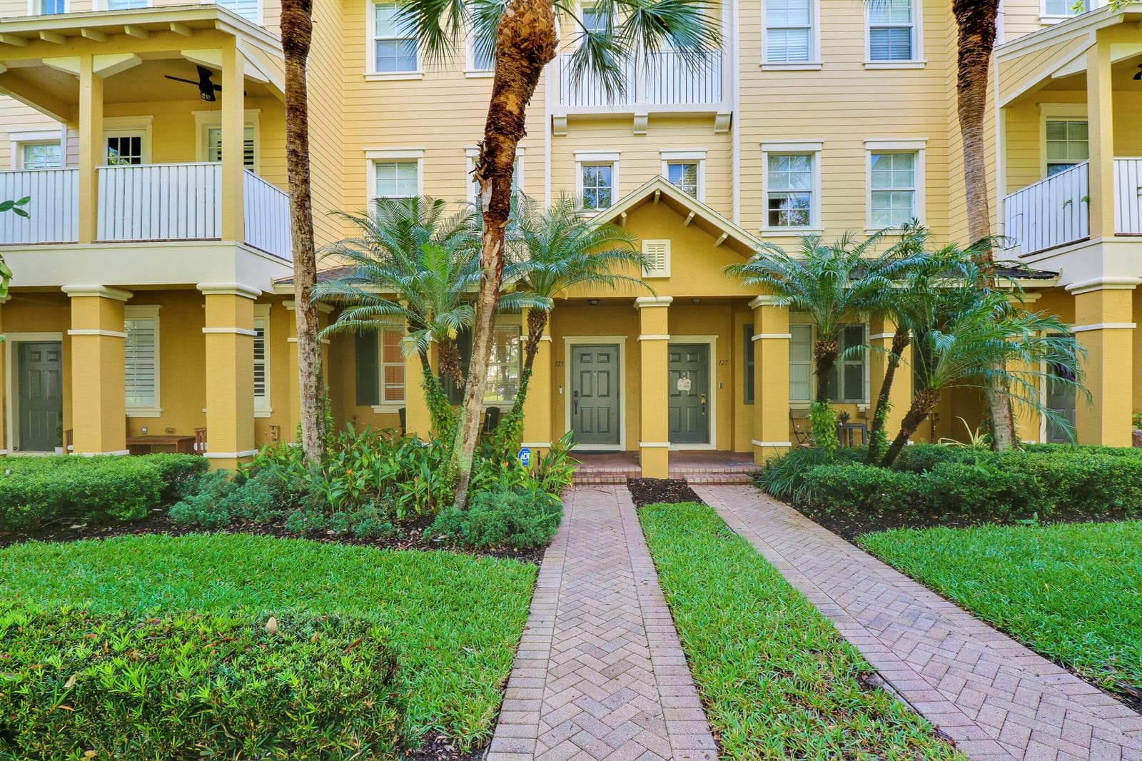 123 E Thatch Palm Circle, Jupiter, FL 33458 photo 2